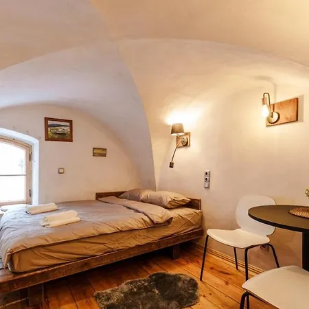 Black Smith Corner Apartment *